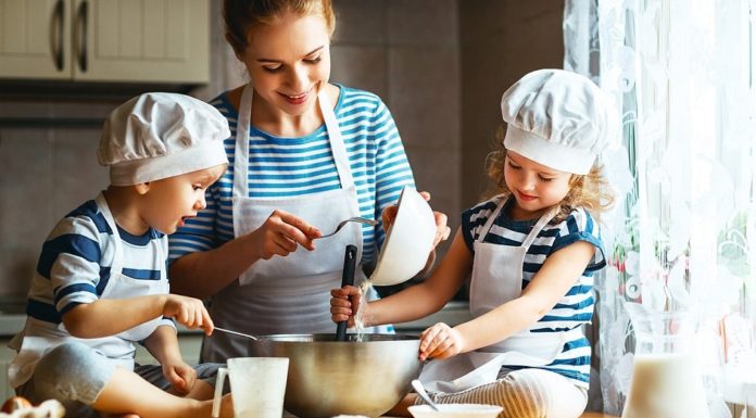 Apprendre à ses enfants à cuisiner - conseils et astuces