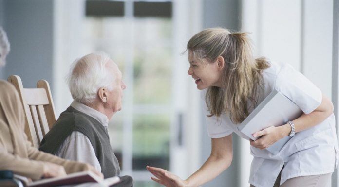 Comment choisir une maison de retraite - mes conseils