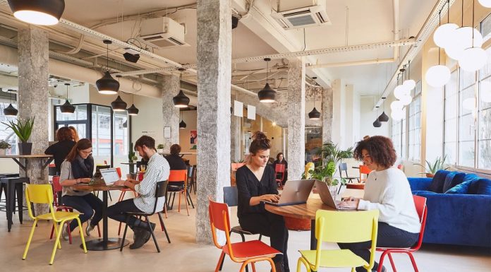 Quels sont les avantages du coworking sur l’ambiance de travail